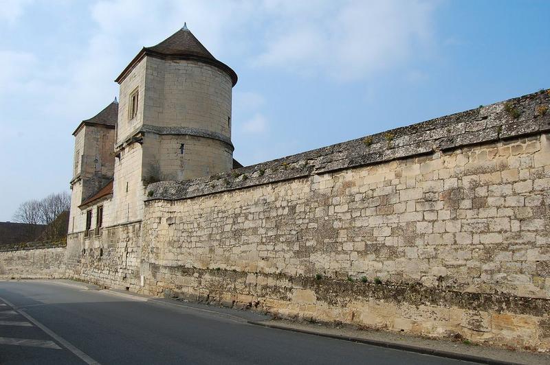 tours de Fécamp depuis l'extérieur de l'enceinte, vue générale