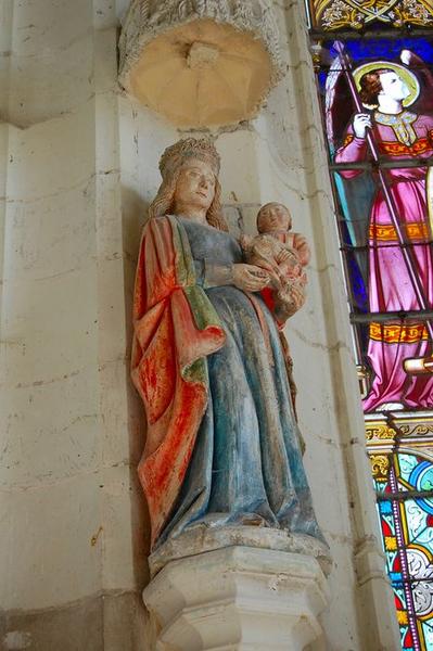 statue : Vierge à l'Enfant à la Colombe, vue générale - © Ministère de la Culture (France), Médiathèque du patrimoine et de la photographie, diffusion RMN-GP
