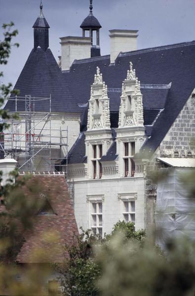 Tourelle de la façade ouest en cours de restauration