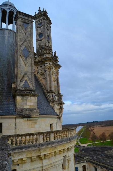 Terrasse sommitale, détail de deux souches de cheminée