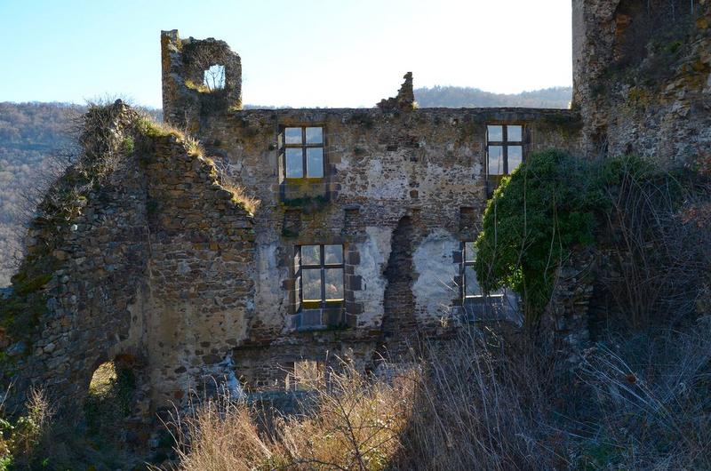 élévation nord depuis l'intérieur des ruines