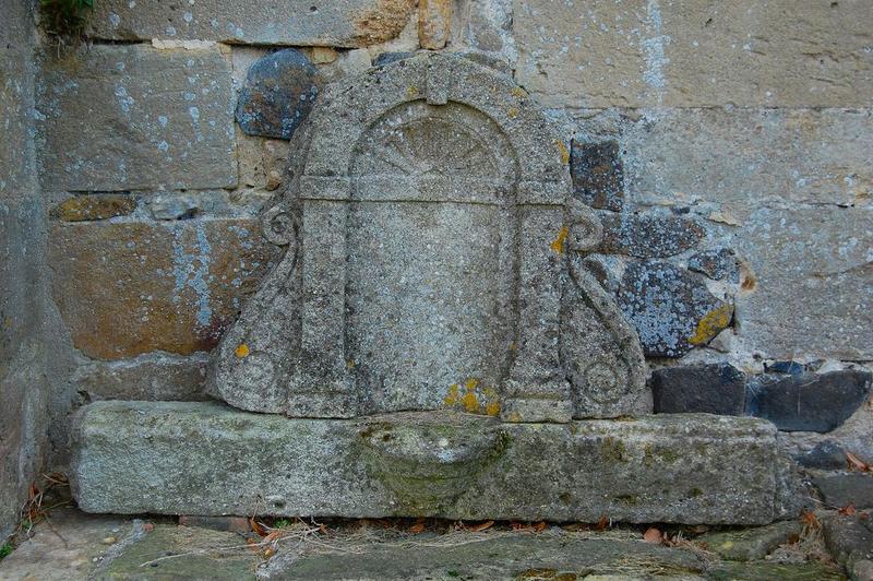 fragment lapidaire, niche déposée, vue générale