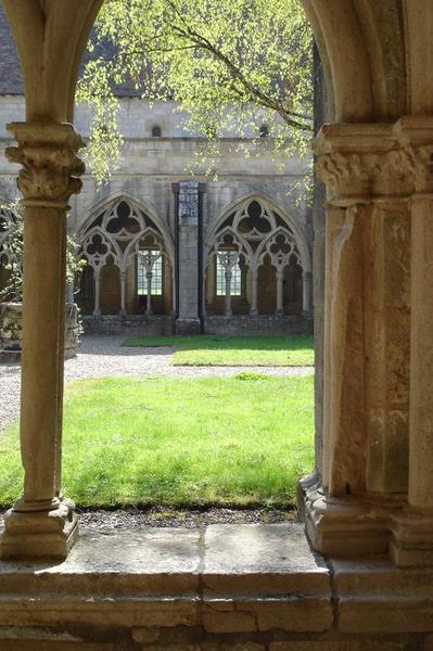 cloître, galerie est, vue partielle