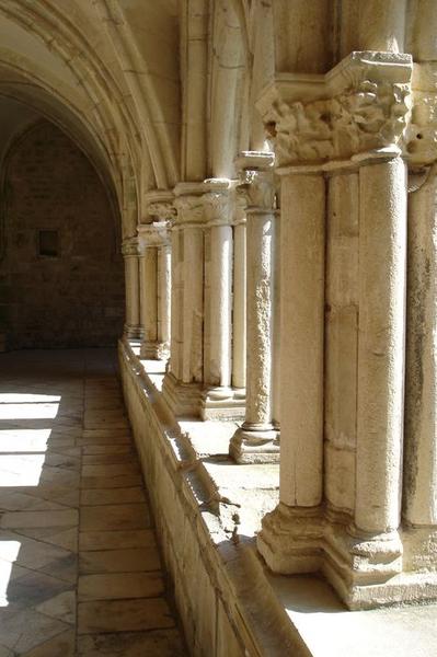 cloître, galerie ouest, vue partielle