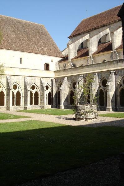 cloître, galeries nord et est, vue partielle