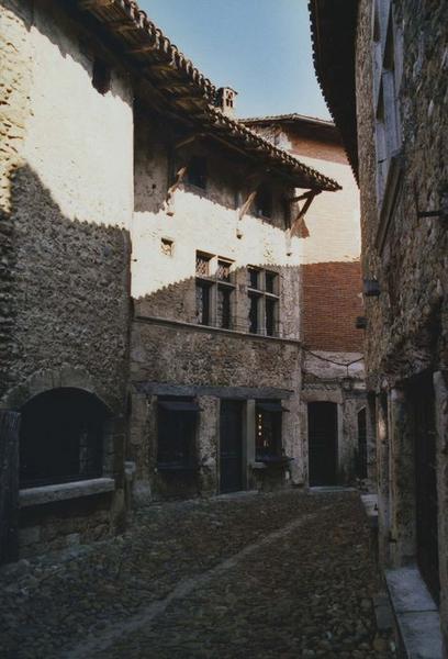 vue générale de la façade sur rue