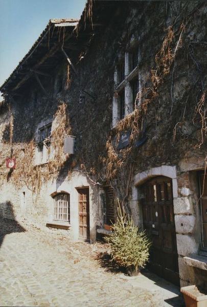 vue générale de la façade sur rue