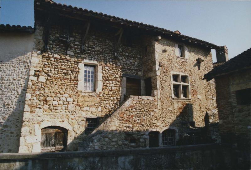 vue générale de la façade sur rue