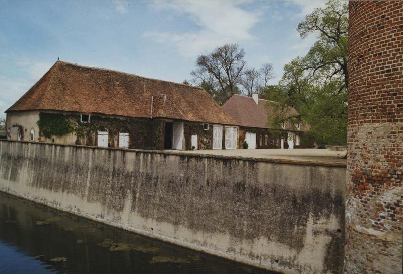 Communs, façades est, vue générale