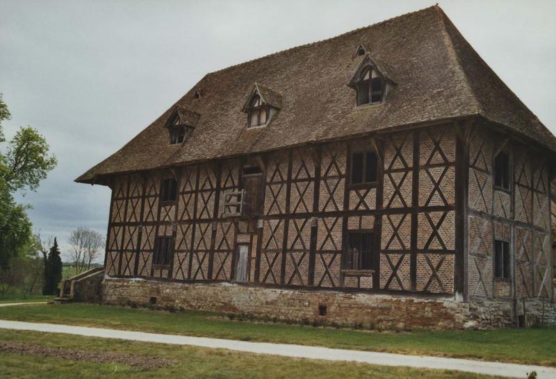 Grange, façade est, vue générale