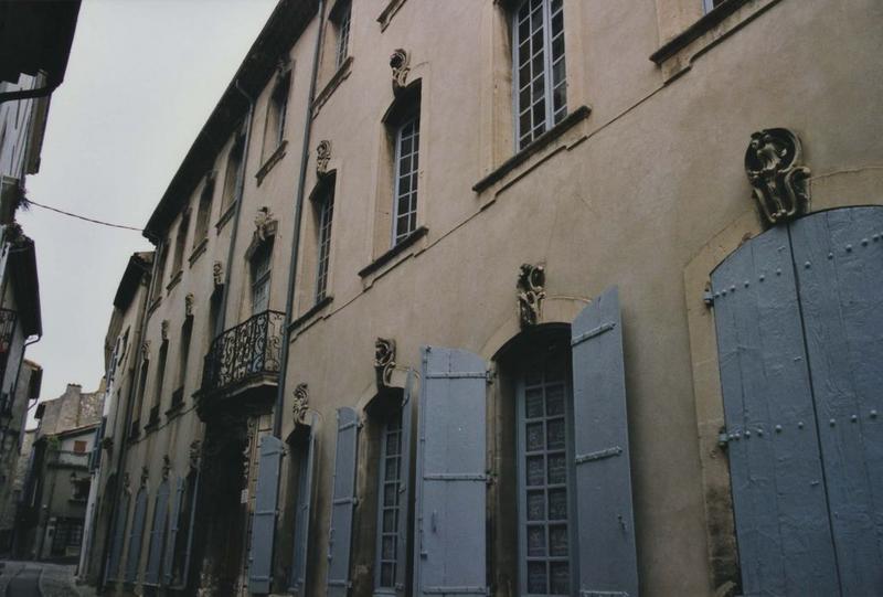 vue générale de la façade sur rue