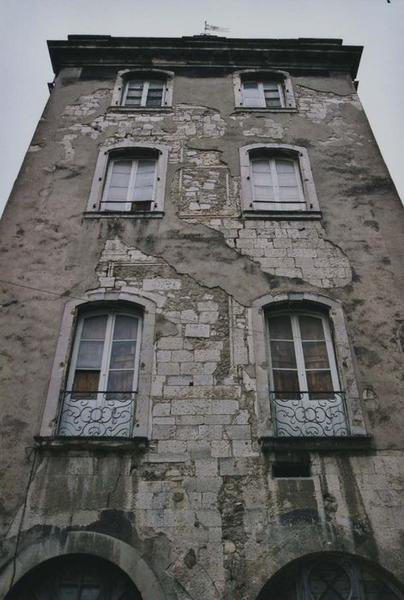 vue générale de la façade sur rue