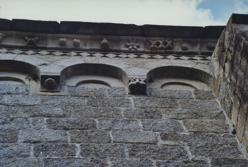 corniche sculptée, vue partielle