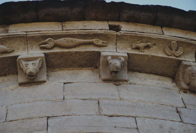 corniche sculptée, vue partielle