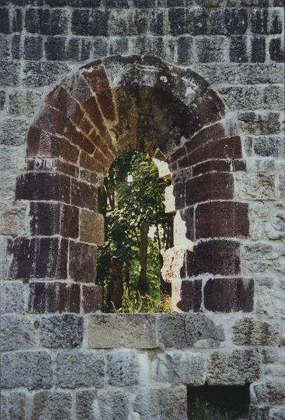 église abbatiale, détail d'une baie