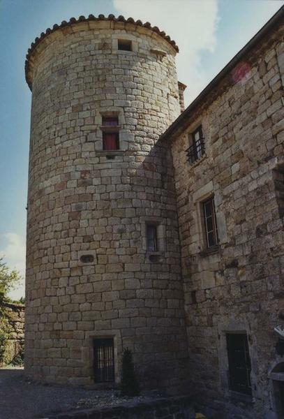 vue générale de la tour d'angle