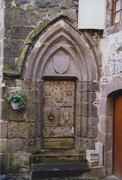 vue générale de la porte d'accès du rez-de-chaussée