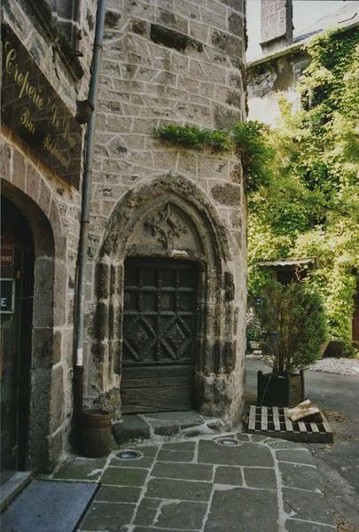 vue générale de la porte d'accès du rez-de-chaussée