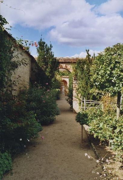 Vue partielle des jardins