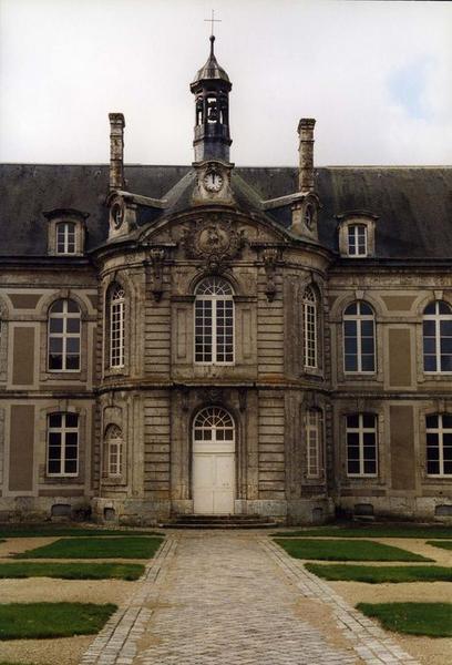 façade est, pavillon centrale, vue générale