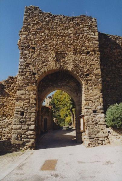 vue générale de la porte de l'enceinte, façade est