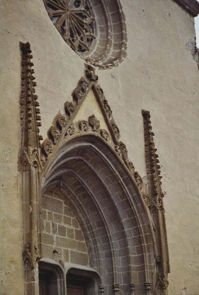 église, façade occidentale, vue partielle