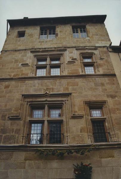 vue générale de la façade sur rue