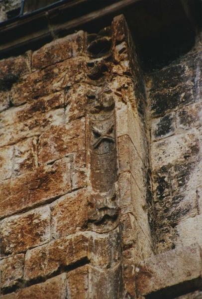 Détail d'un encadrement sculpté