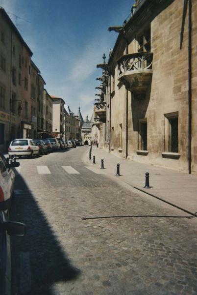 vue partielle de la façade sur rue