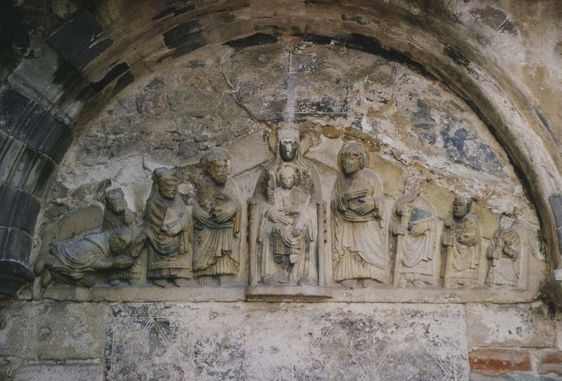 bas-relief : Vierge en majesté entre saint Pierre saint Jean saint Austremoine et des ecclésiastiques (la), vue générale