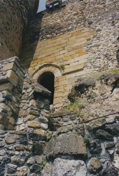 porte d'accès sud, vue partielle