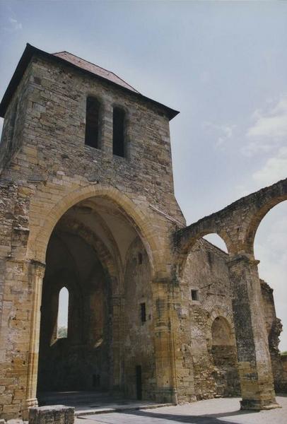 Ancienne église Notre-Dame : vue générale du clocher