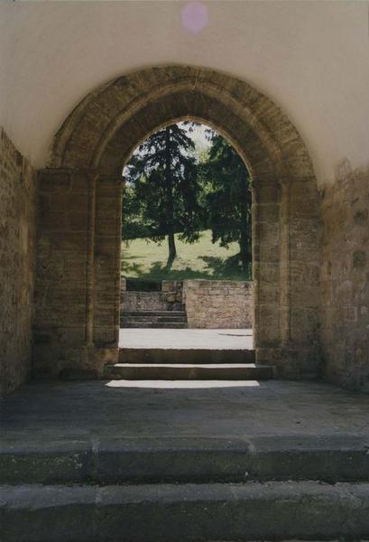 Ancienne église Notre-Dame : ancien porche nord, vue générale