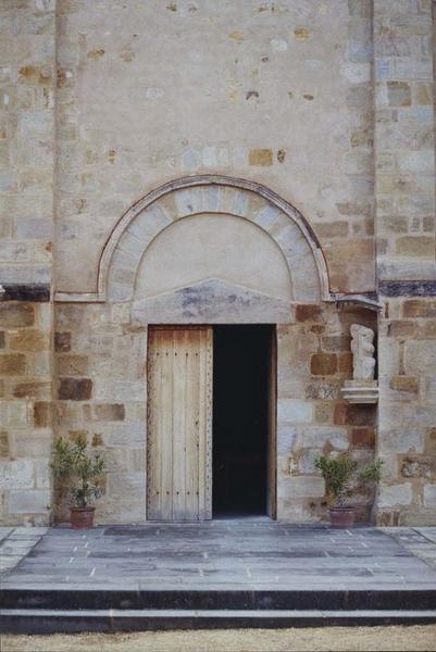 vue générale du porche de la façade occidentale