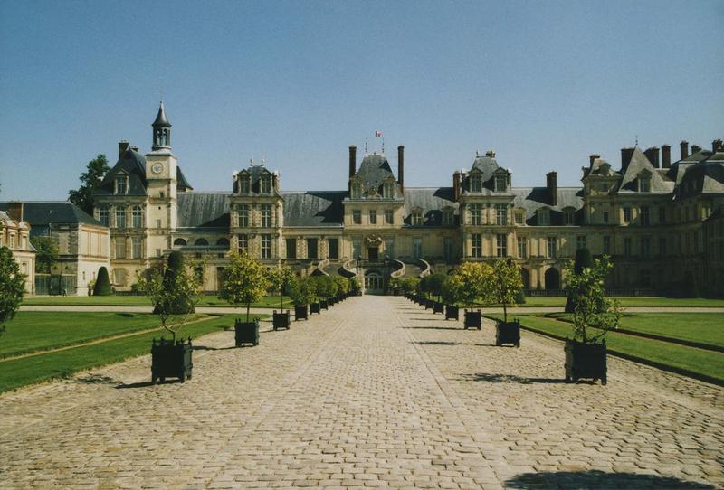 Vue d'ensemble de la cour d'honneur