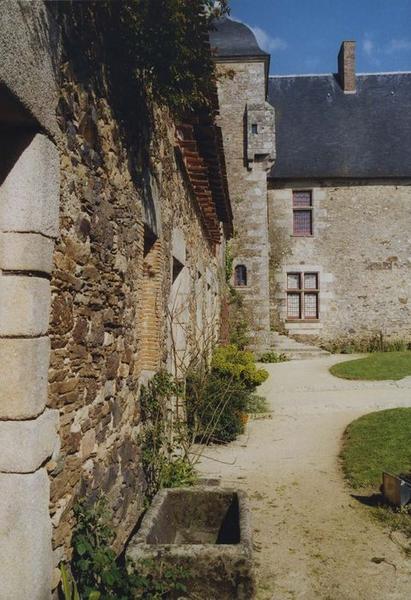façades sud et ouest, cour d'honneur, vue partielle