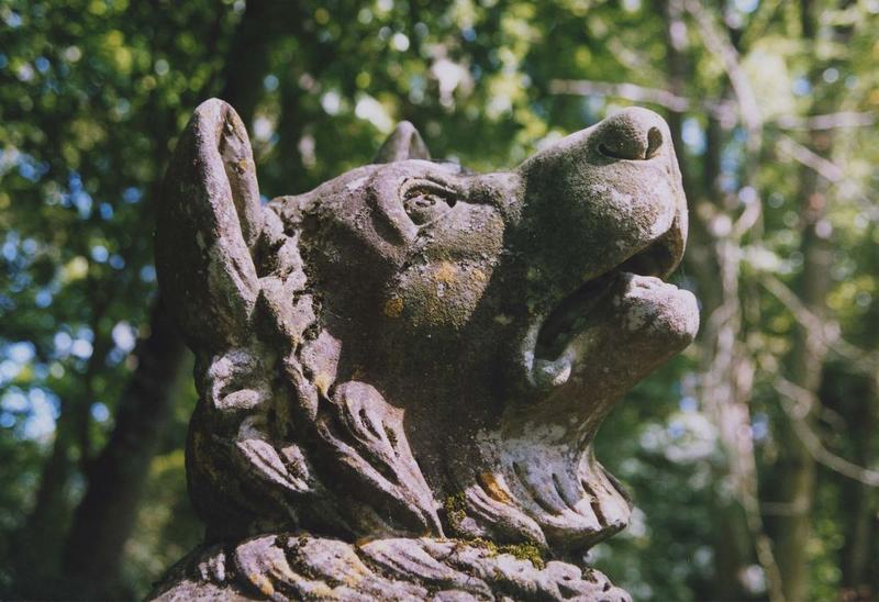 parc, détail d'une statue