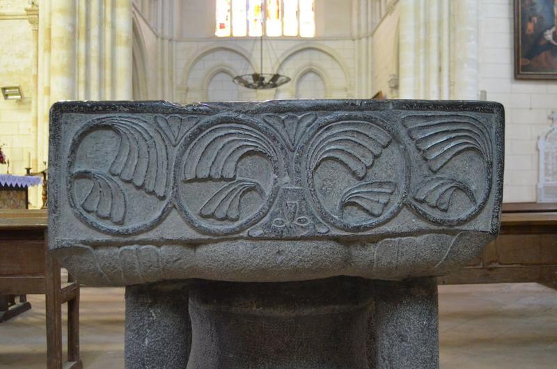 fonts baptismaux (cuve baptismale), détail - © Ministère de la Culture (France), Médiathèque du patrimoine et de la photographie, diffusion RMN-GP