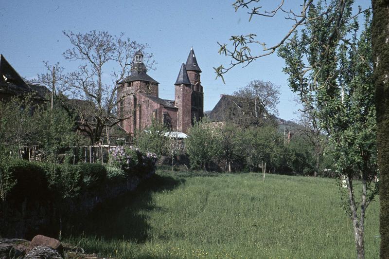 Ensemble sud-ouest et maisons environnantes