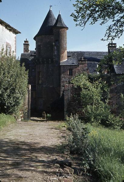 Porche d'entrée et tours