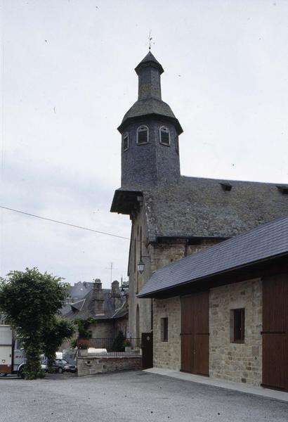 Façade ouest avec clocheton sur rue