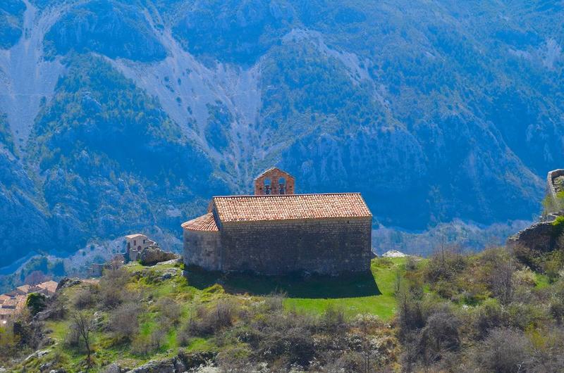 Vue générale de la chapelle dans son environnement