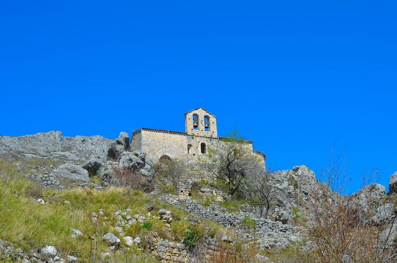 vue générale de la chapelle dans son environnement