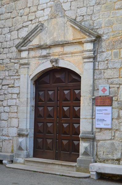 Façade est, détail du porche d'accès sur rue