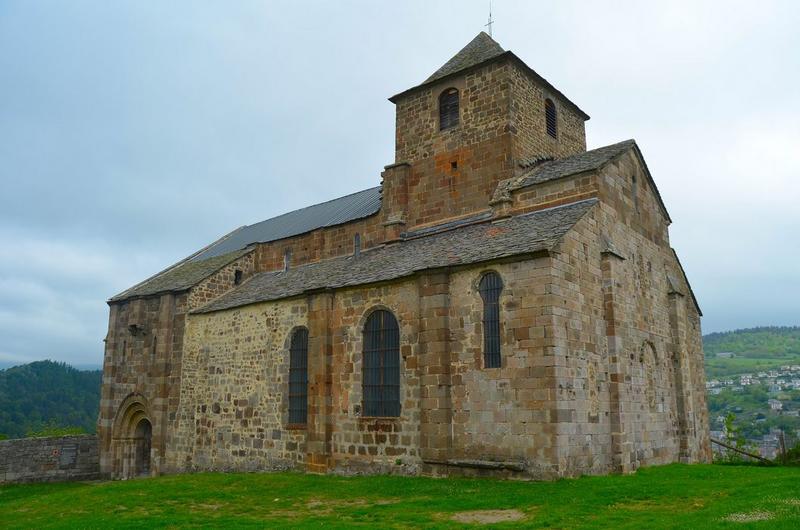 Eglise Saint-Pierre de Bredons