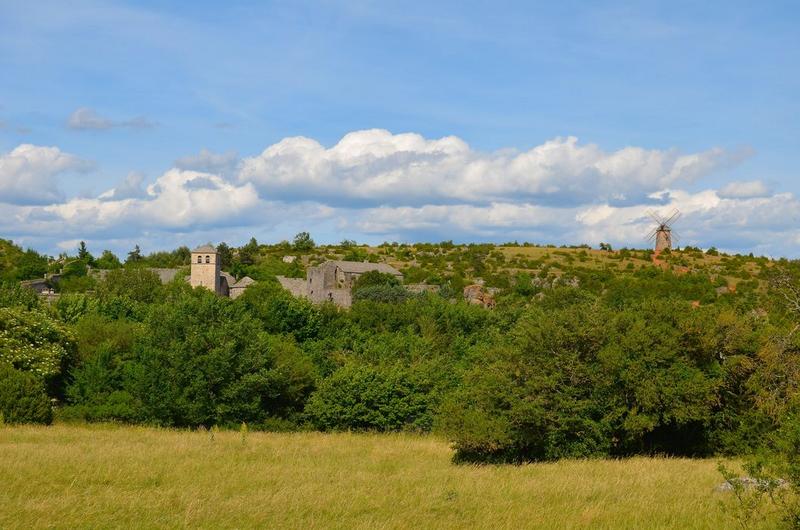 vue générale du village dans son environnement