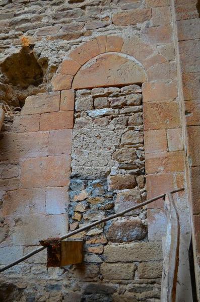 façade nord, détail de ancienne porte d'accès au donjon