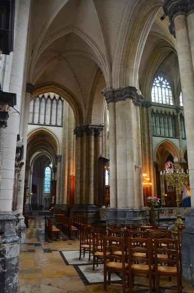 Vue générale de la croisée du transept