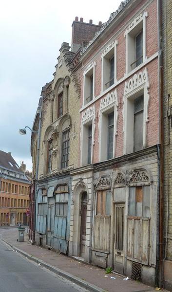 façade est sur rue, vue générale