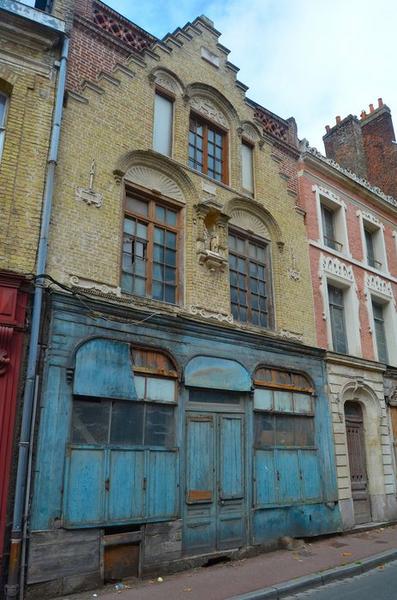 façade est sur rue, vue générale